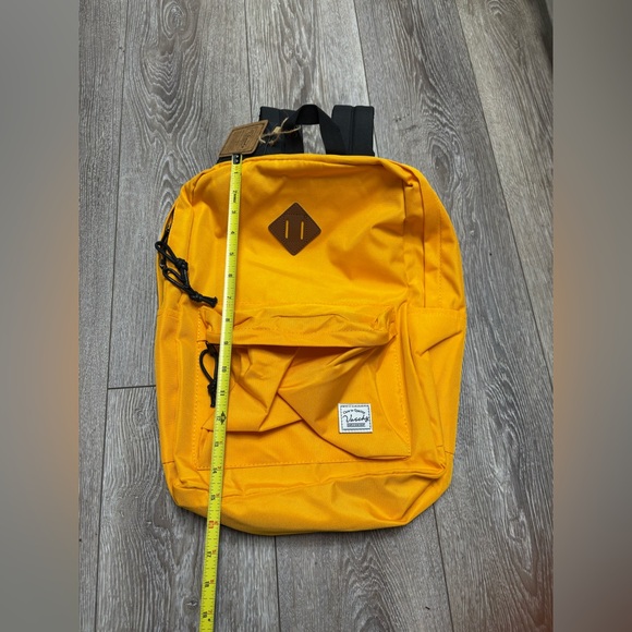 Vaschy Men's Bright Yellow Backpack - Picture 4 of 8